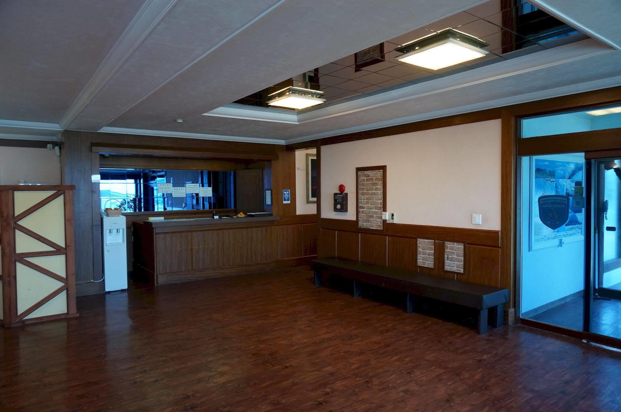 ג'גו Park Beach Hotel מראה חיצוני תמונה