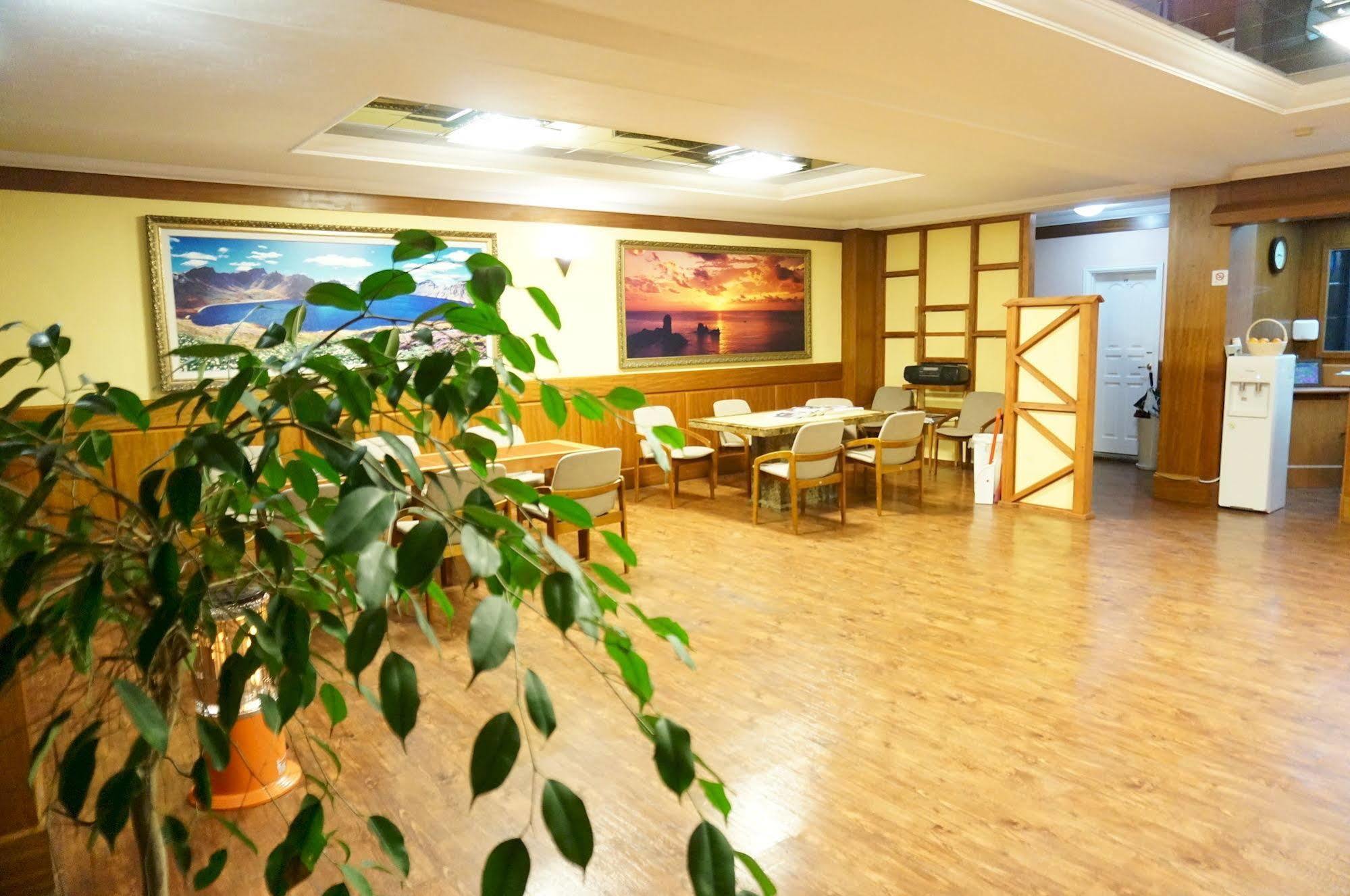 ג'גו Park Beach Hotel מראה חיצוני תמונה